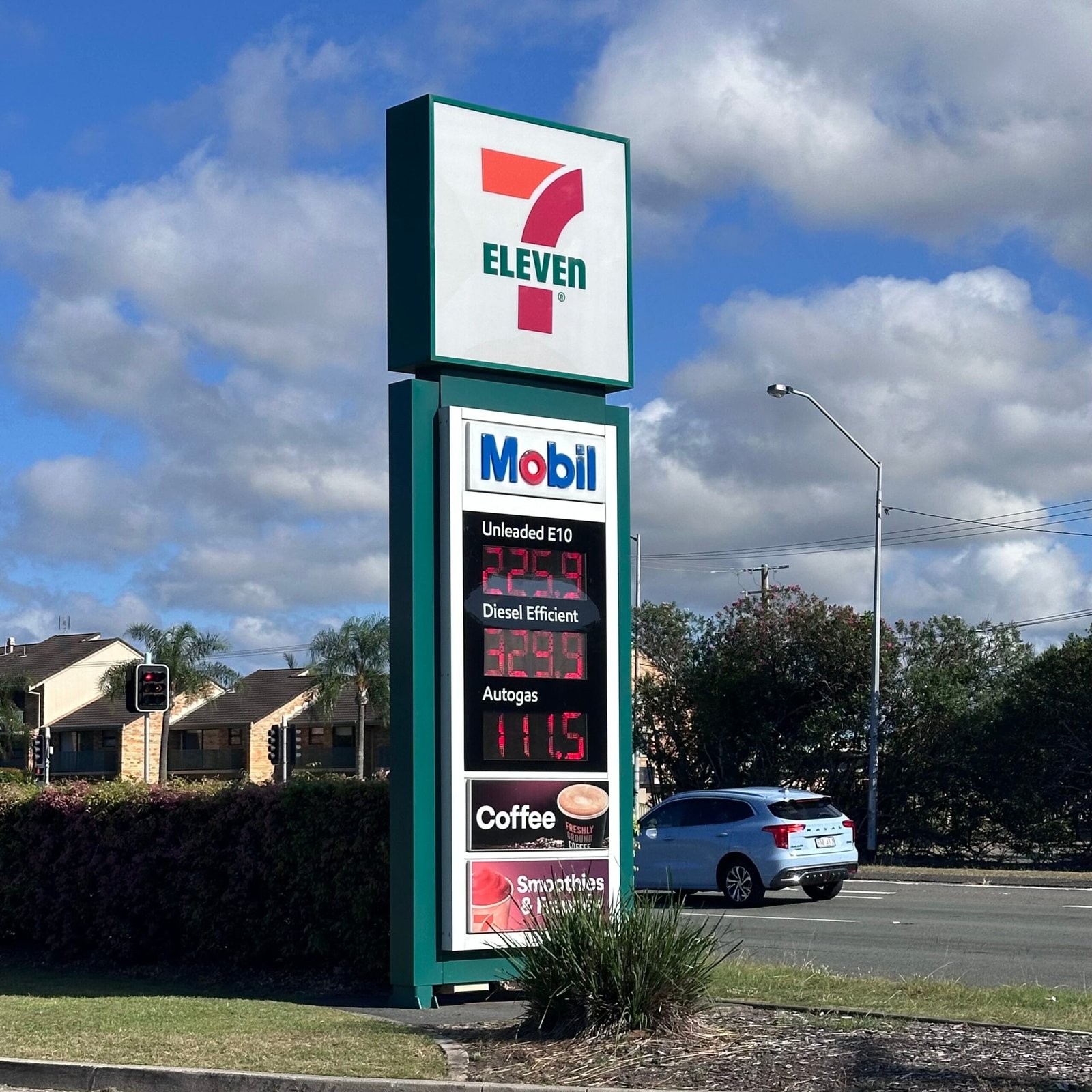 ガソリン値下がりするはず？？？なのに・・・なんでまた上がった？